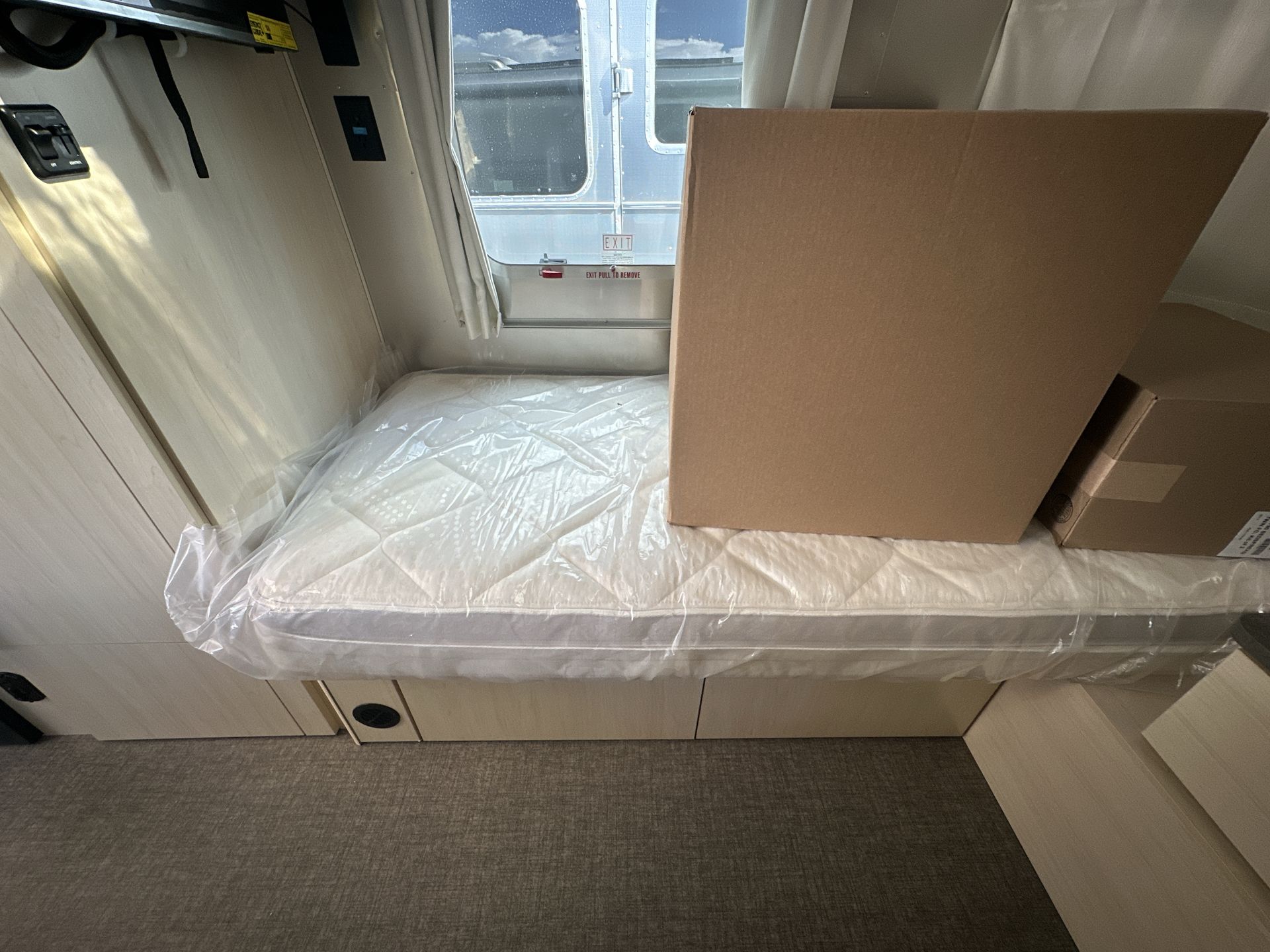 2026 Airstream 23FBT Base