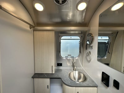 2026 Airstream 27FBQ Base