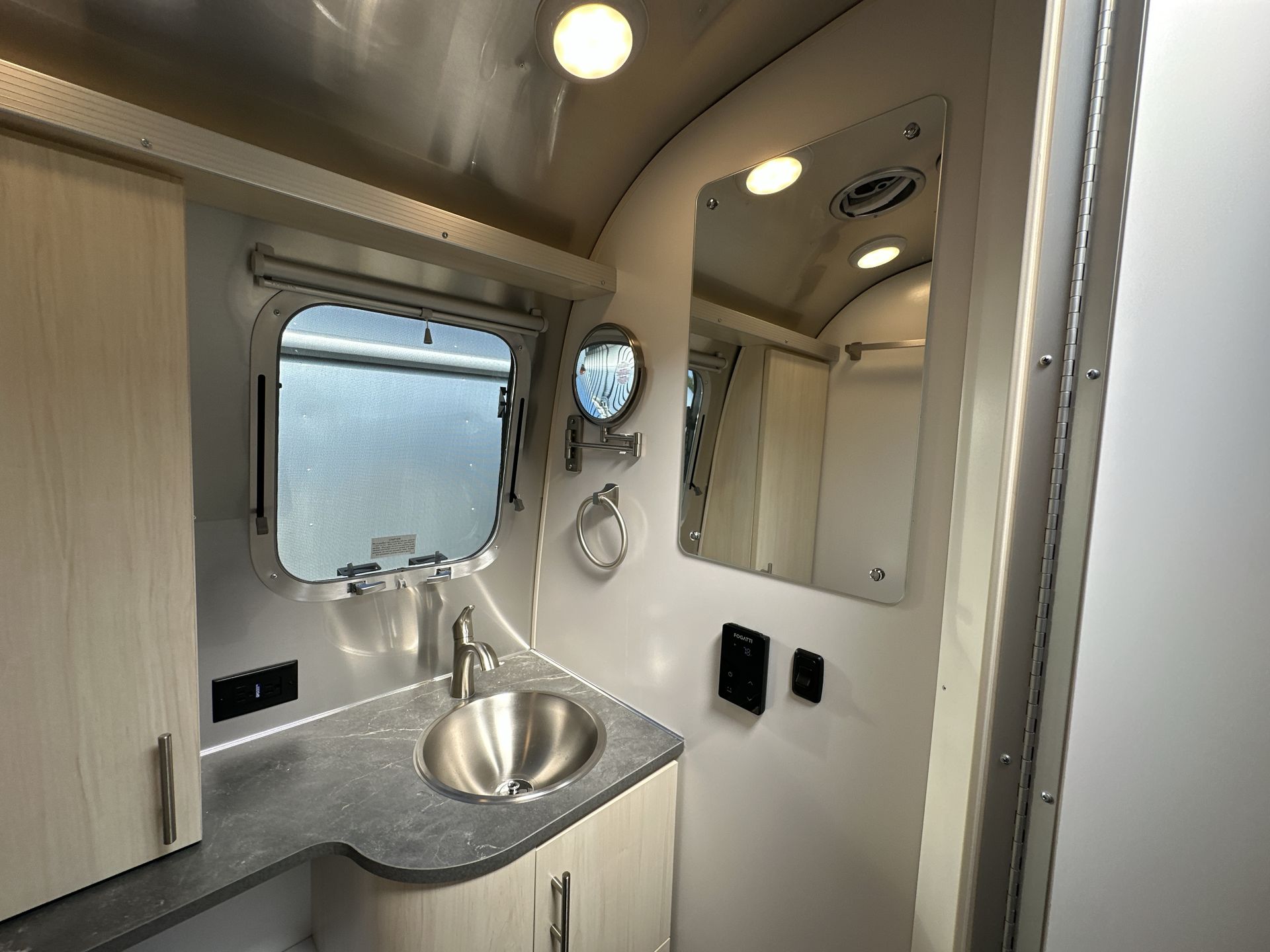2026 Airstream 27FBQ Base