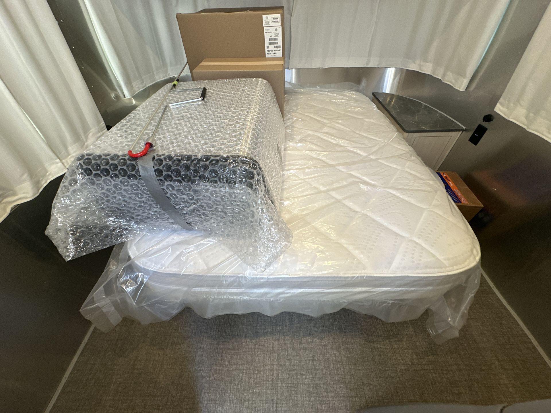 2026 Airstream 27FBQ Base