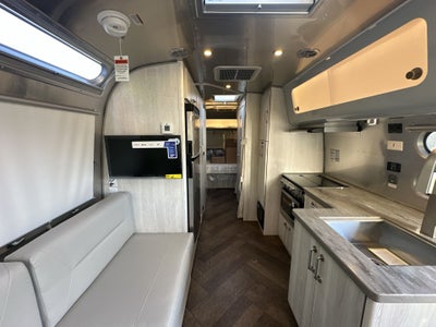 2026 Airstream 27FBQ Base