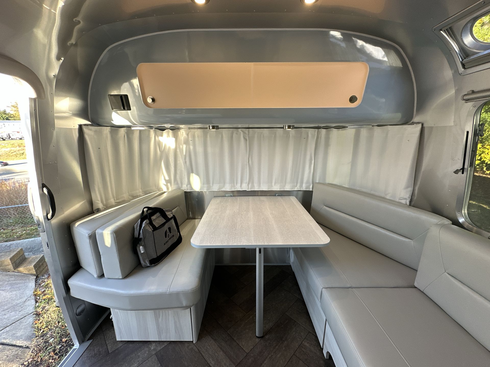 2026 Airstream 27FBQ Base