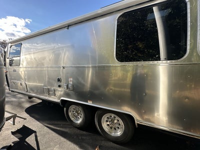 2026 Airstream 27FBT Base