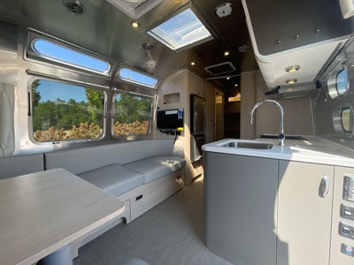 2026 Airstream 25FBT Base