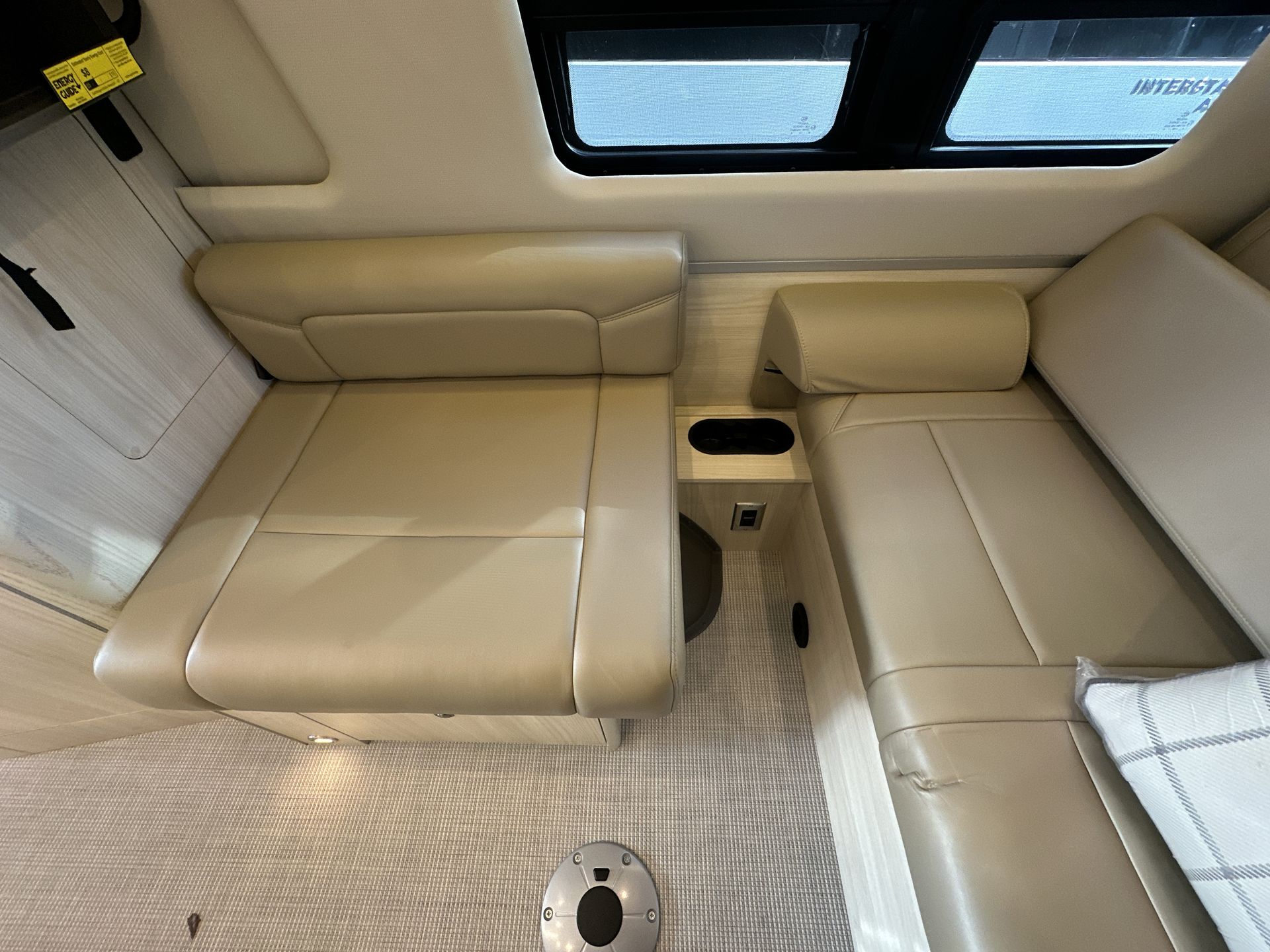 2026 Airstream 24GL 4x2 Passenger Base