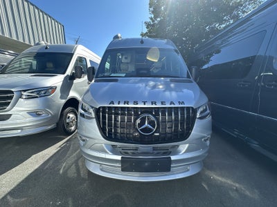 2026 Airstream 24GL 4x2 Passenger Base