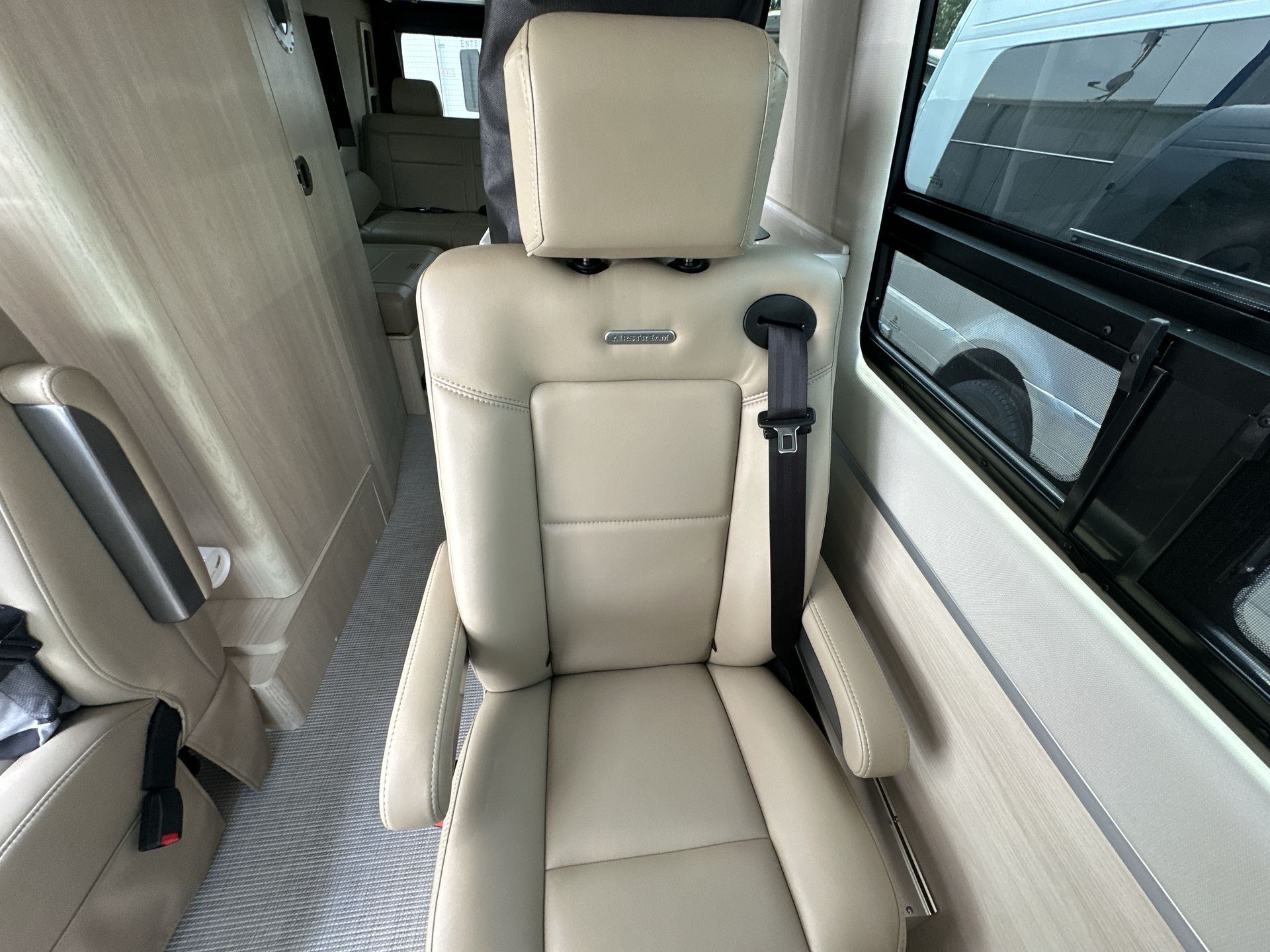 2025 Airstream 24GL Base