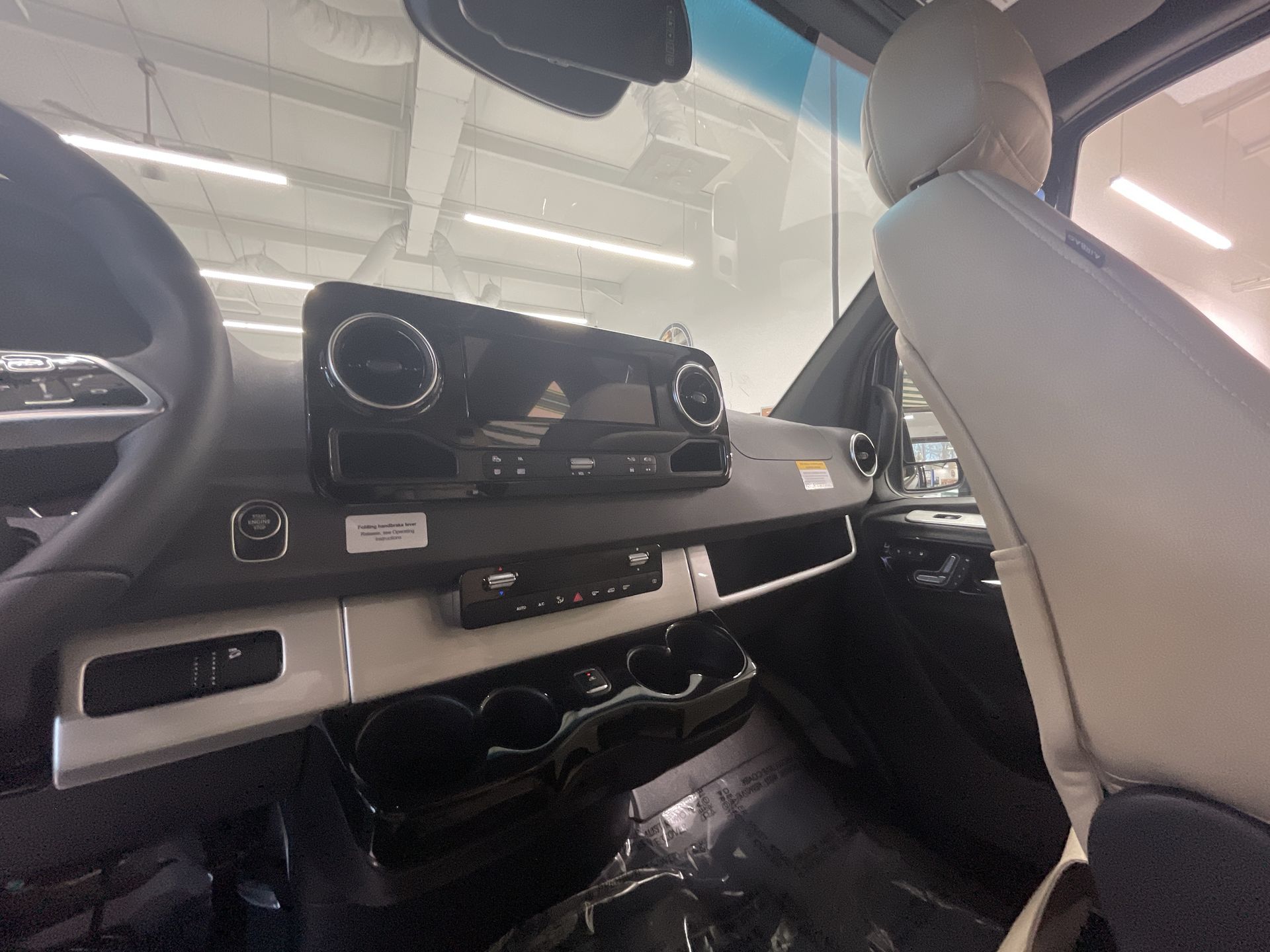 2026 Airstream 24GL Base