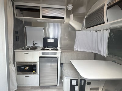 2025 Airstream 16RB Base