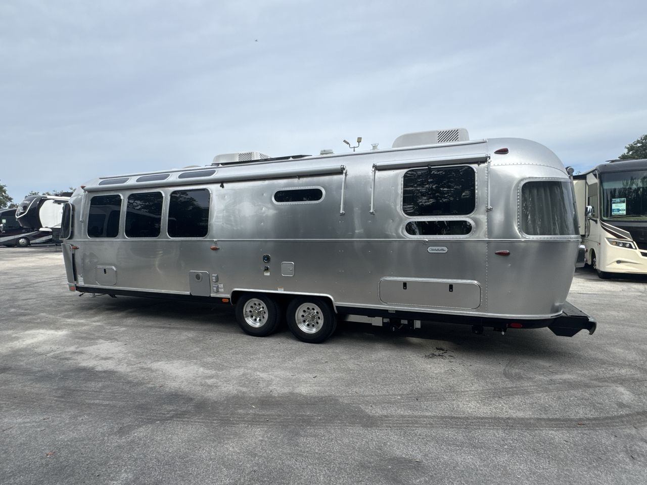 2026 Airstream 30RBT Base