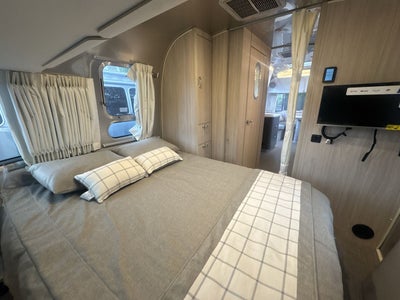 2026 Airstream 25FBQ Base