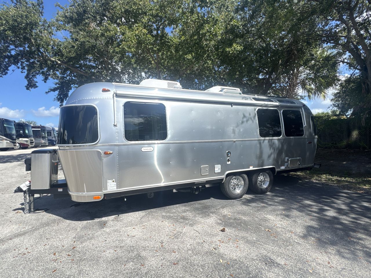 2026 Airstream 25FBQ Base