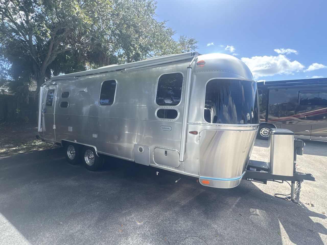 2026 Airstream 25FBQ Base