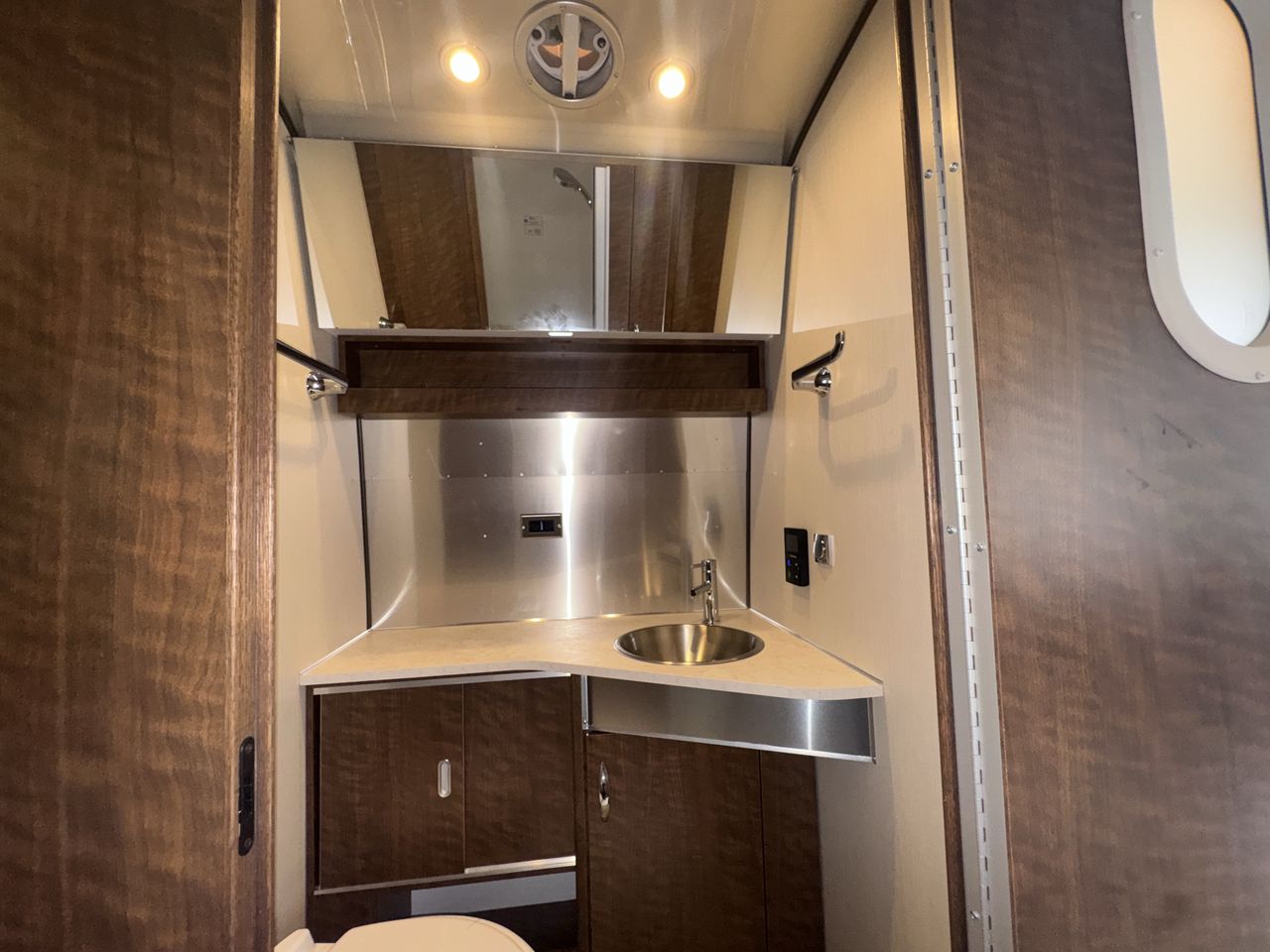 2025 Airstream 25FBQ Base