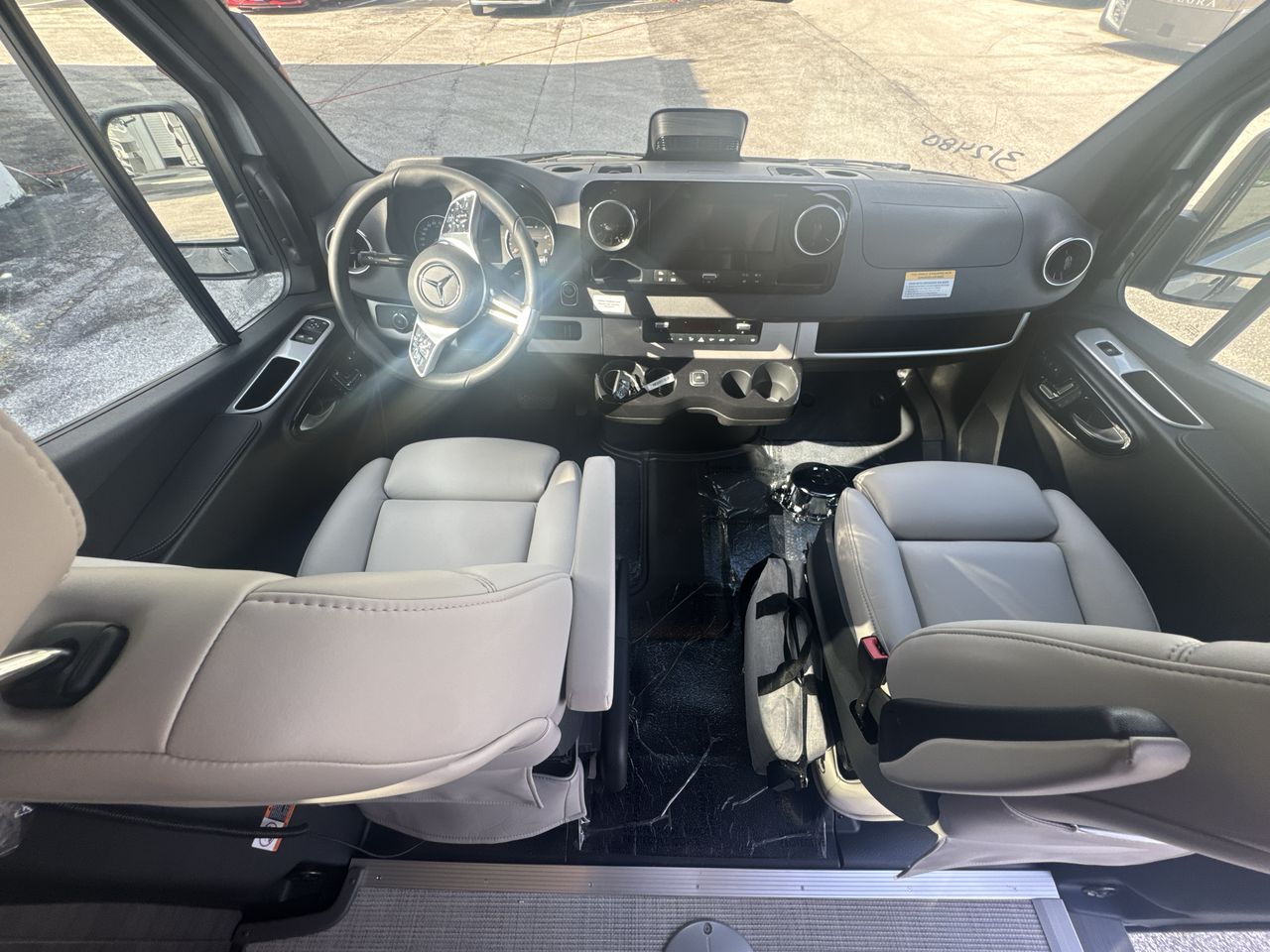 2026 Airstream 24GL Base