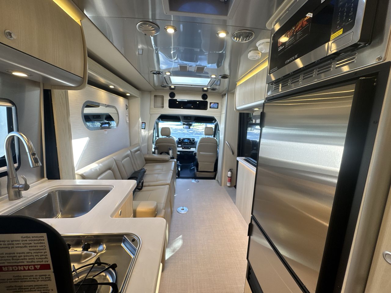 2026 Airstream Murphy Suite Base