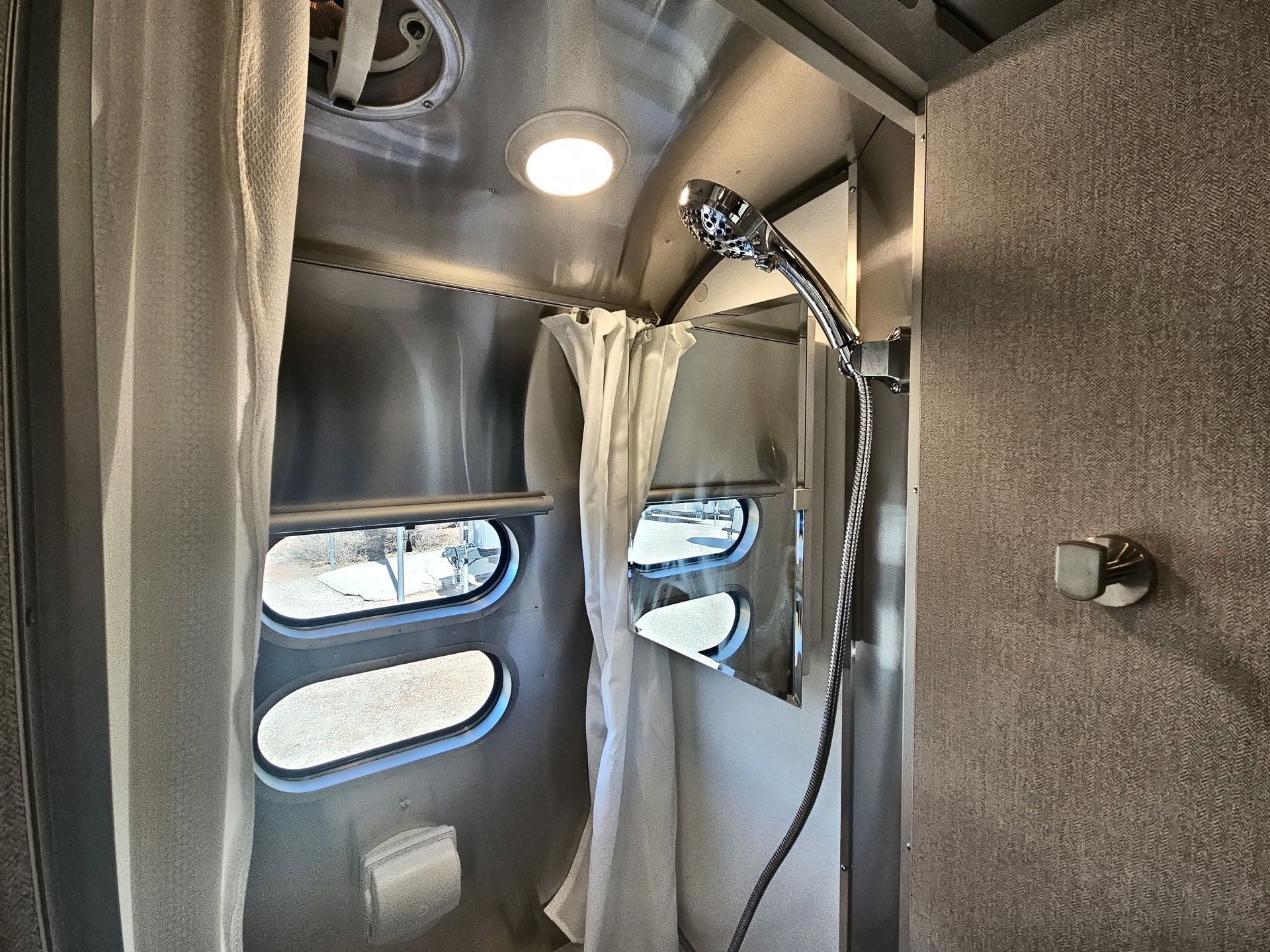 2026 Airstream 16RB Base