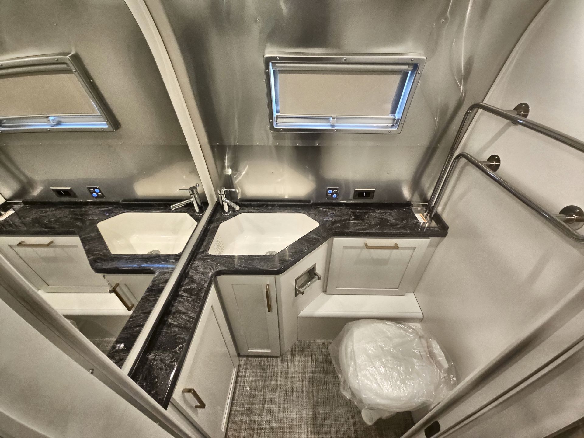 2026 Airstream 28RBQ Base