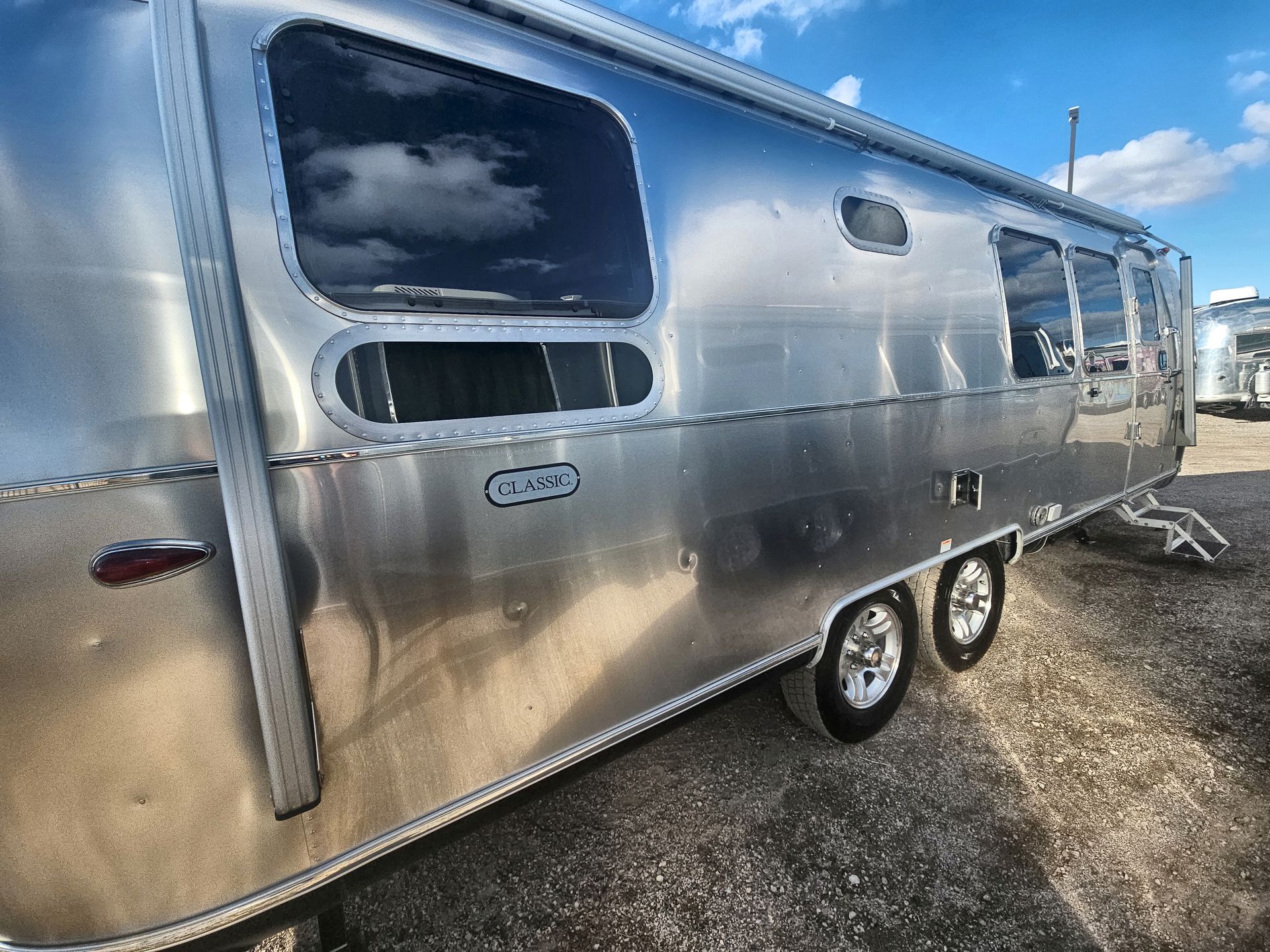 2026 Airstream 28RBQ Base