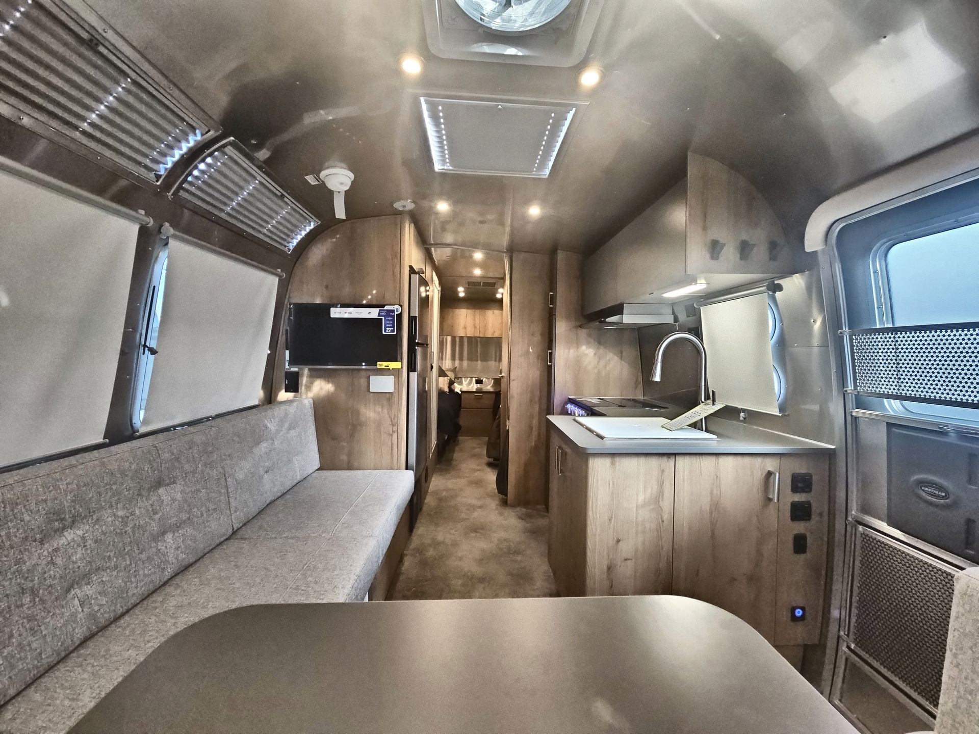 2026 Airstream 25FBT Base