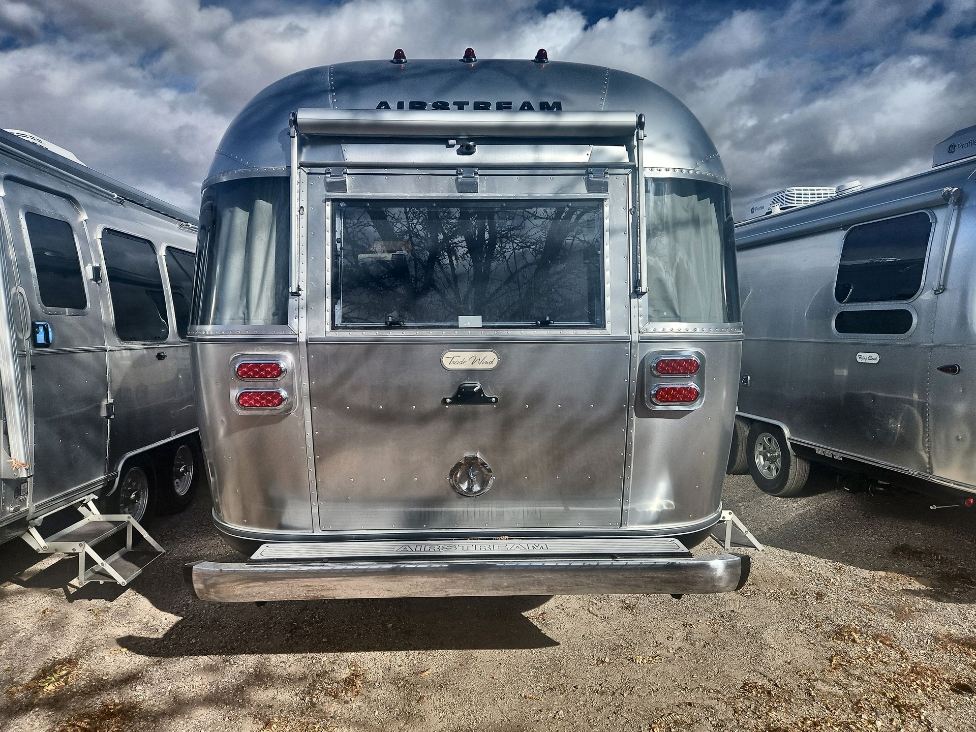 2026 Airstream 25FBT Base