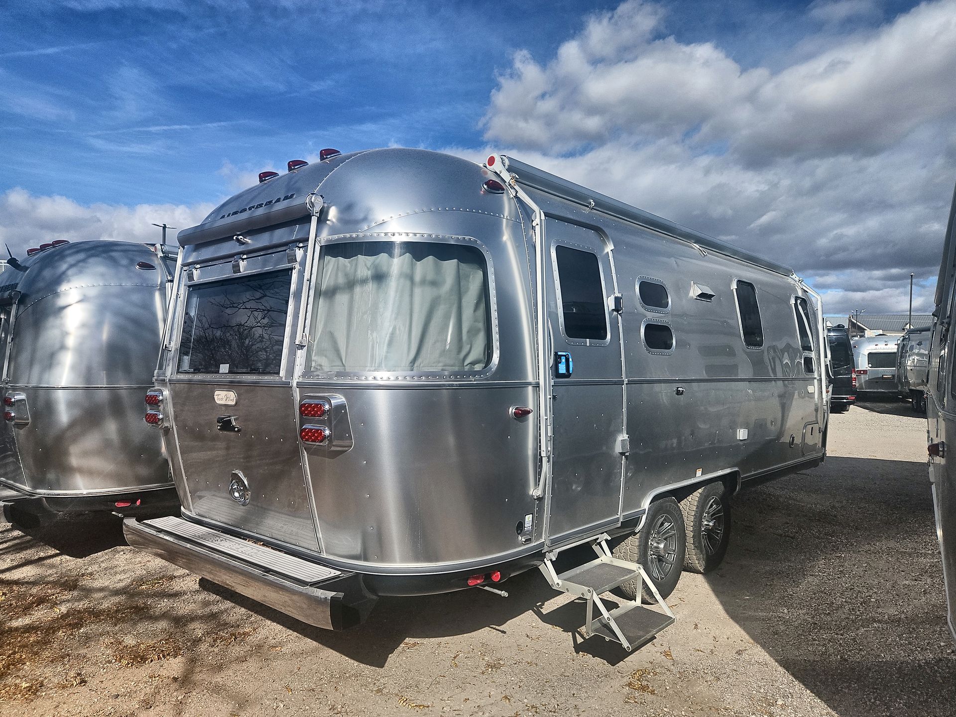 2026 Airstream 25FBT Base