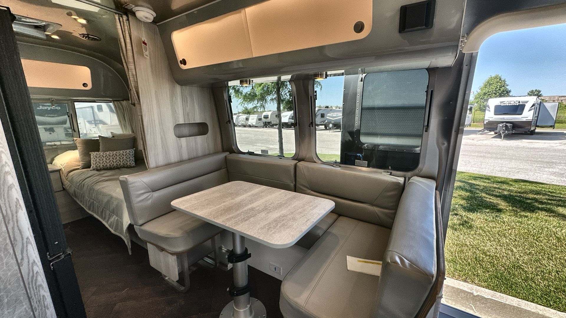 2025 Airstream 23FBT Base