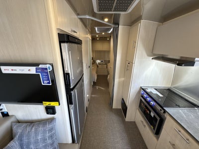 2025 Airstream 27FBT Base