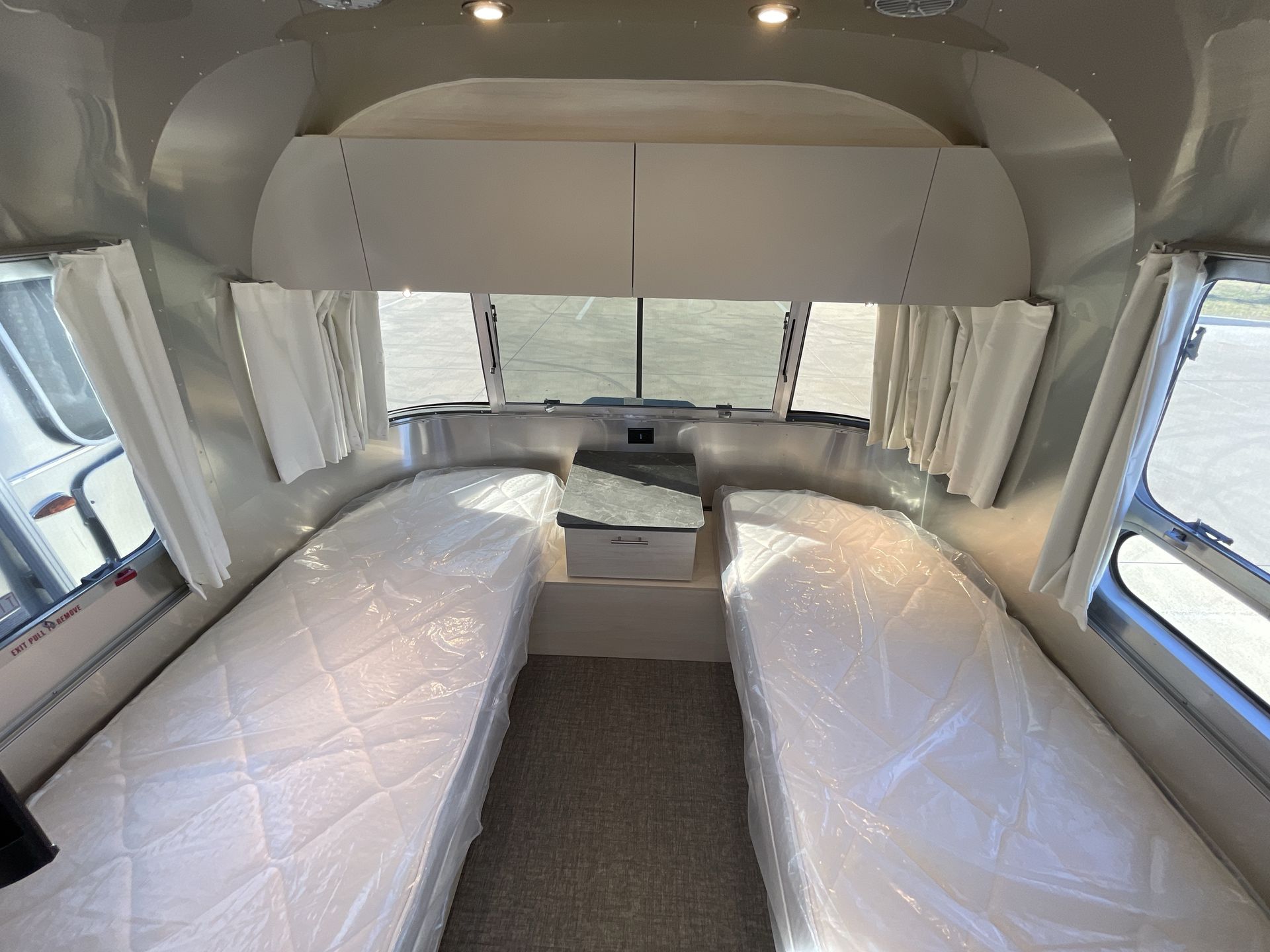 2026 Airstream 27FBT Base