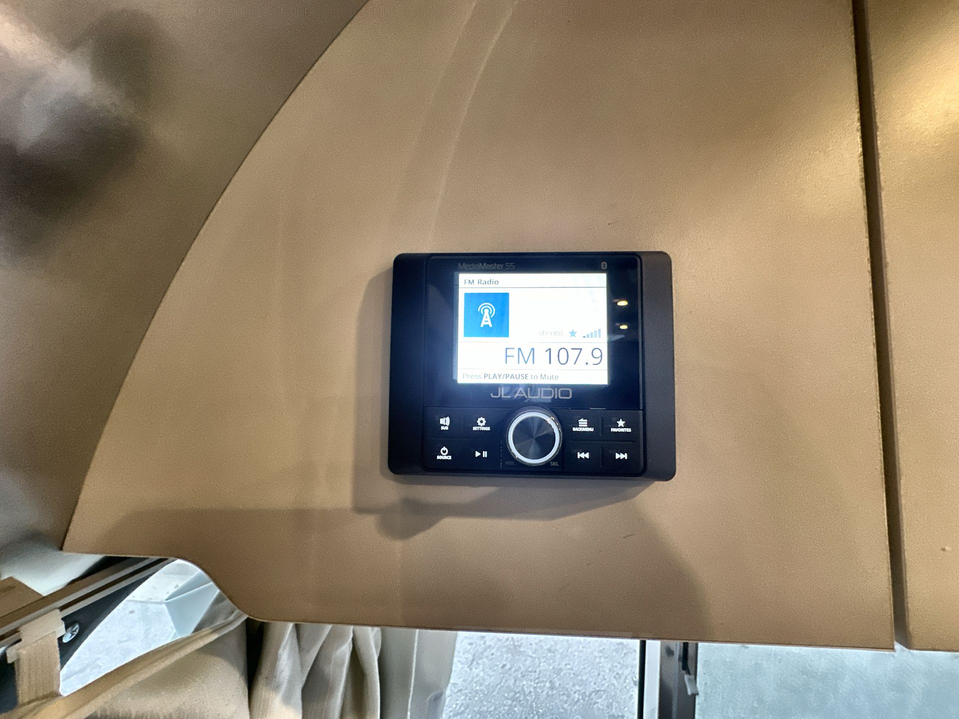 2026 Airstream 27FBT Base