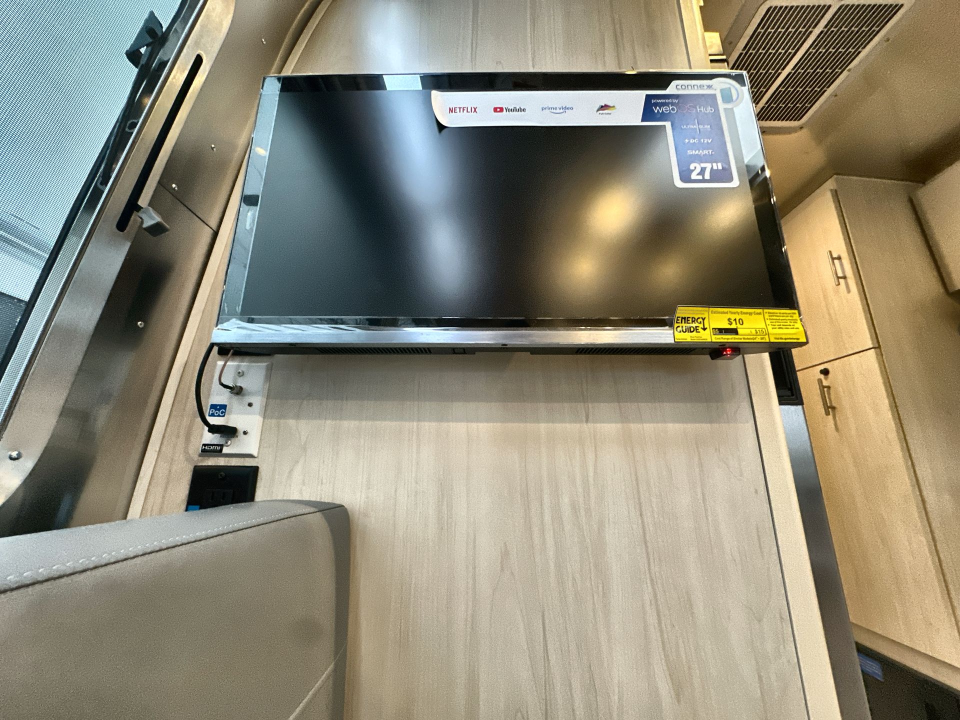 2026 Airstream 27FBT Base