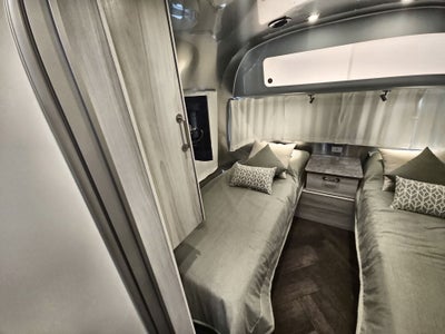 2025 Airstream 27FBT Base