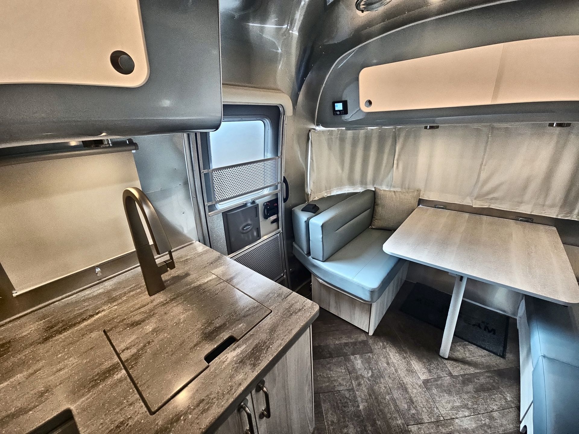 2025 Airstream 27FBT Base