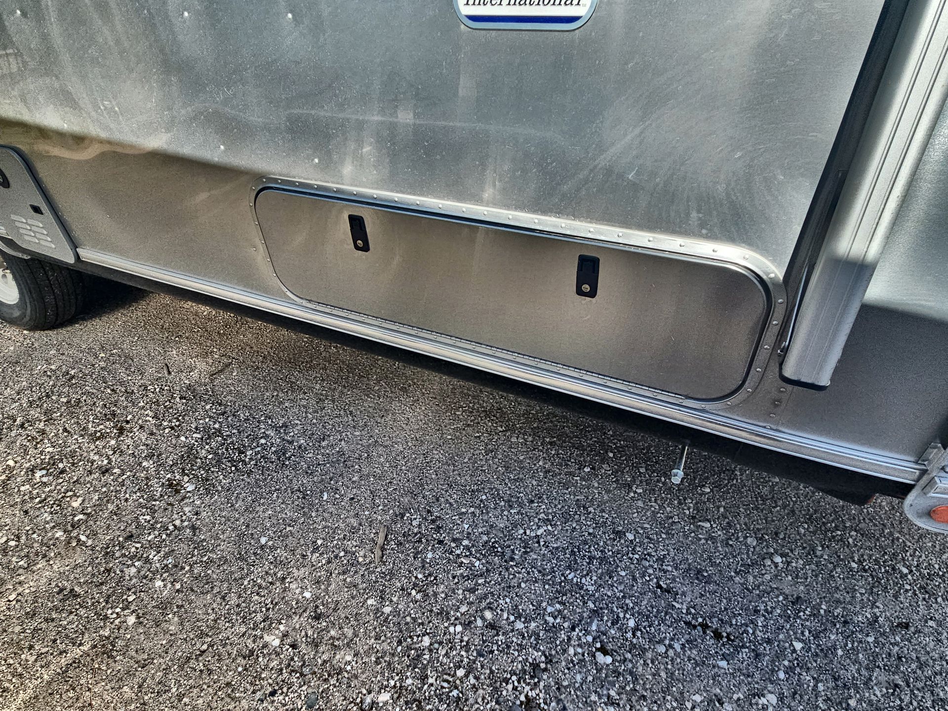 2025 Airstream 27FBT Base