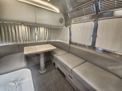 2026 Airstream 25FBQ Base