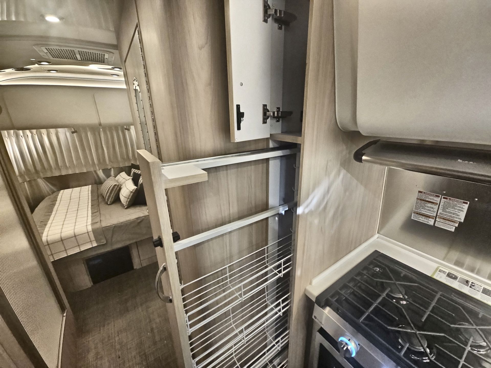 2026 Airstream 25FBQ Base