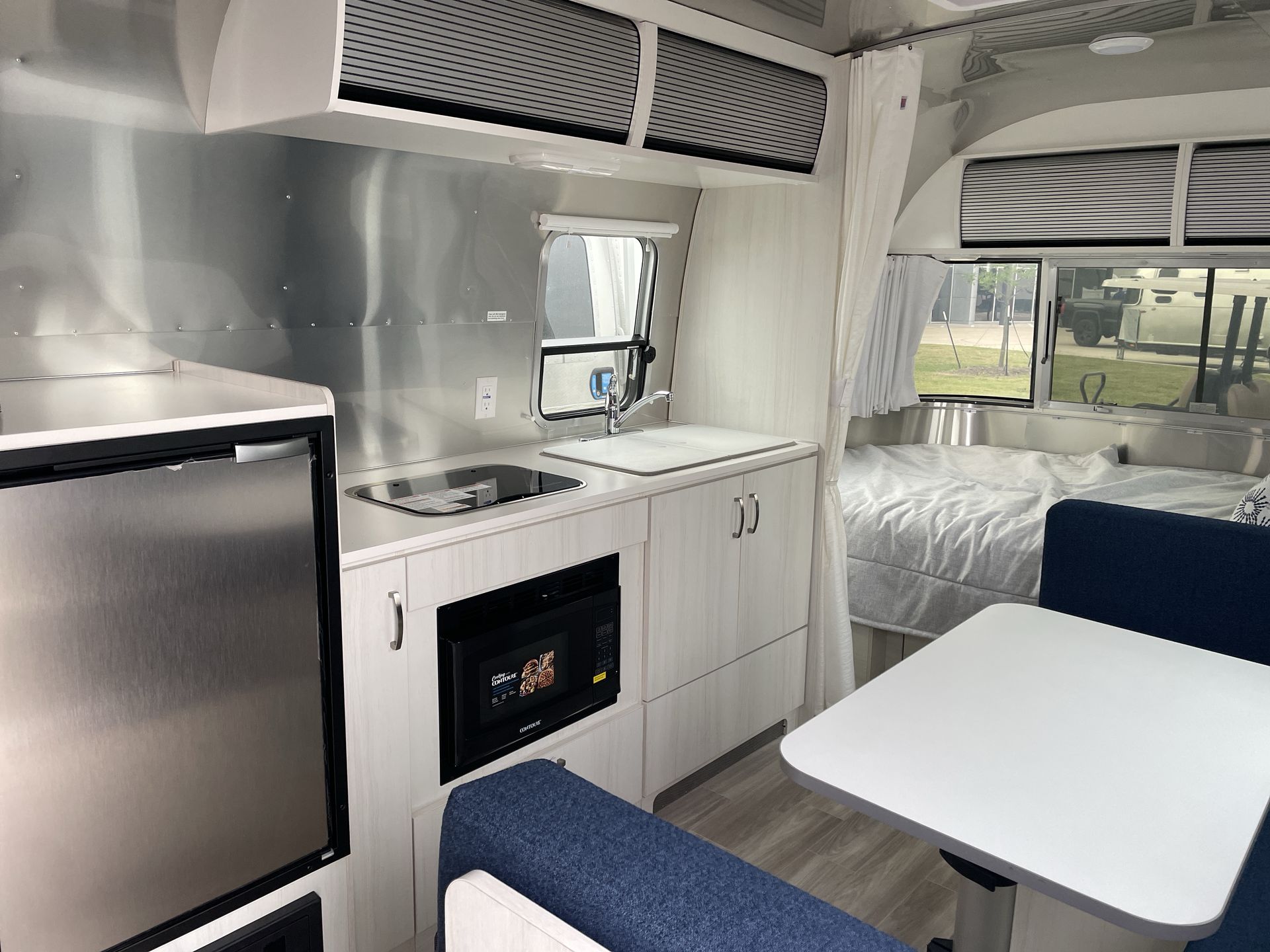 2025 Airstream 22FB Base