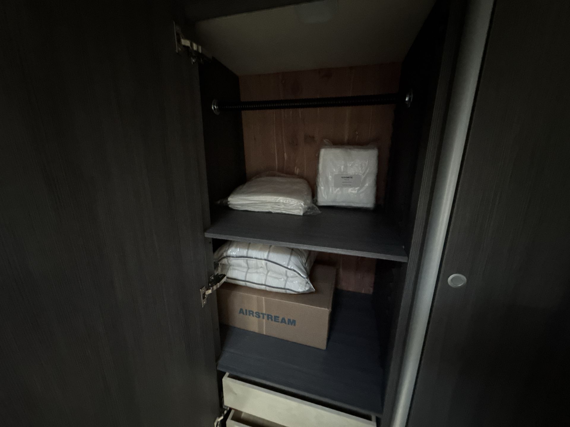 2025 Airstream Murphy Suite Base