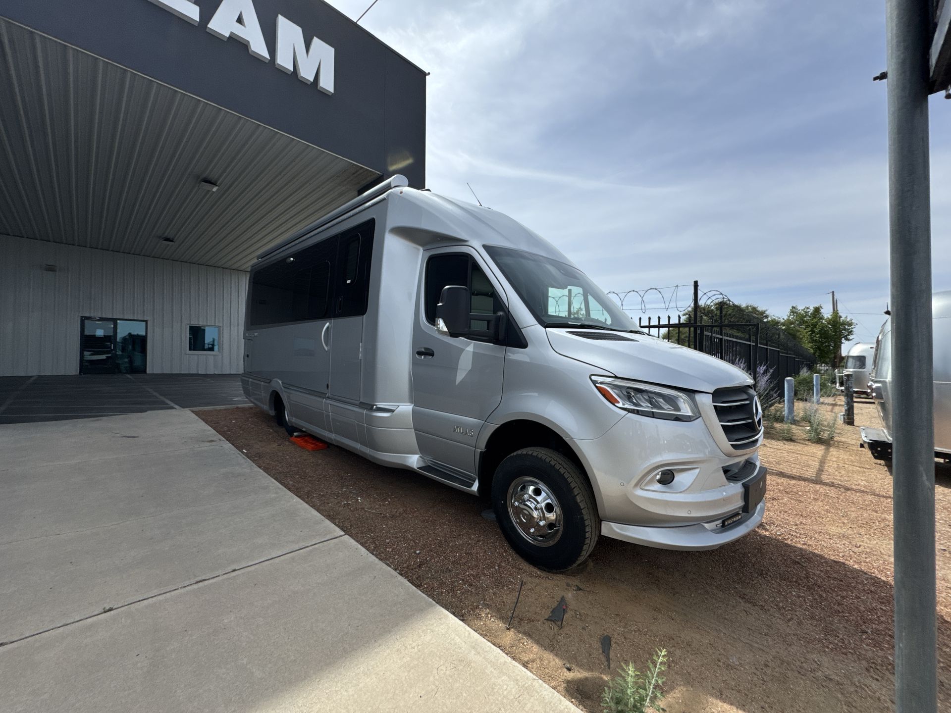 2025 Airstream Murphy Suite Base