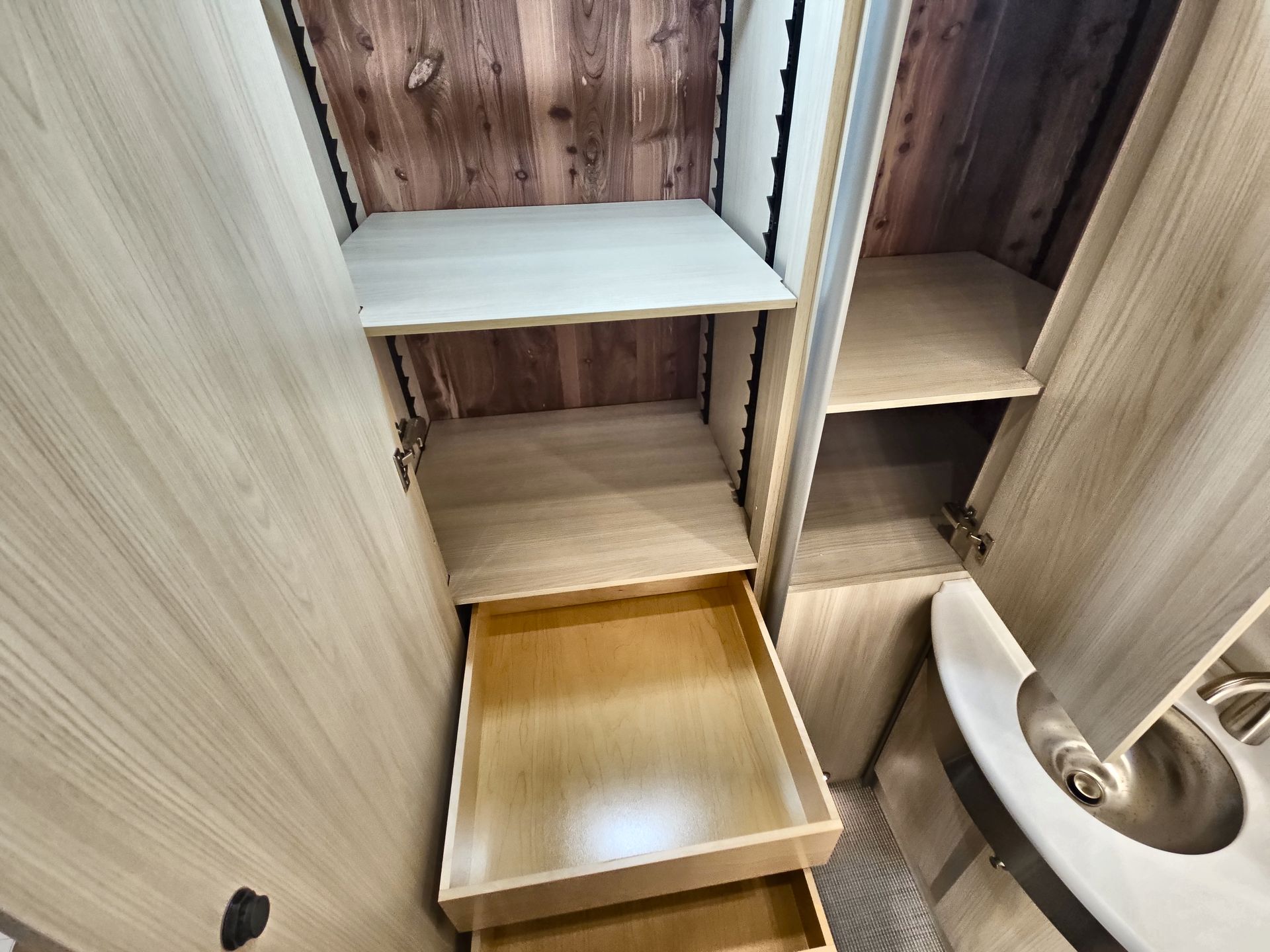 2026 Airstream Murphy Suite Base