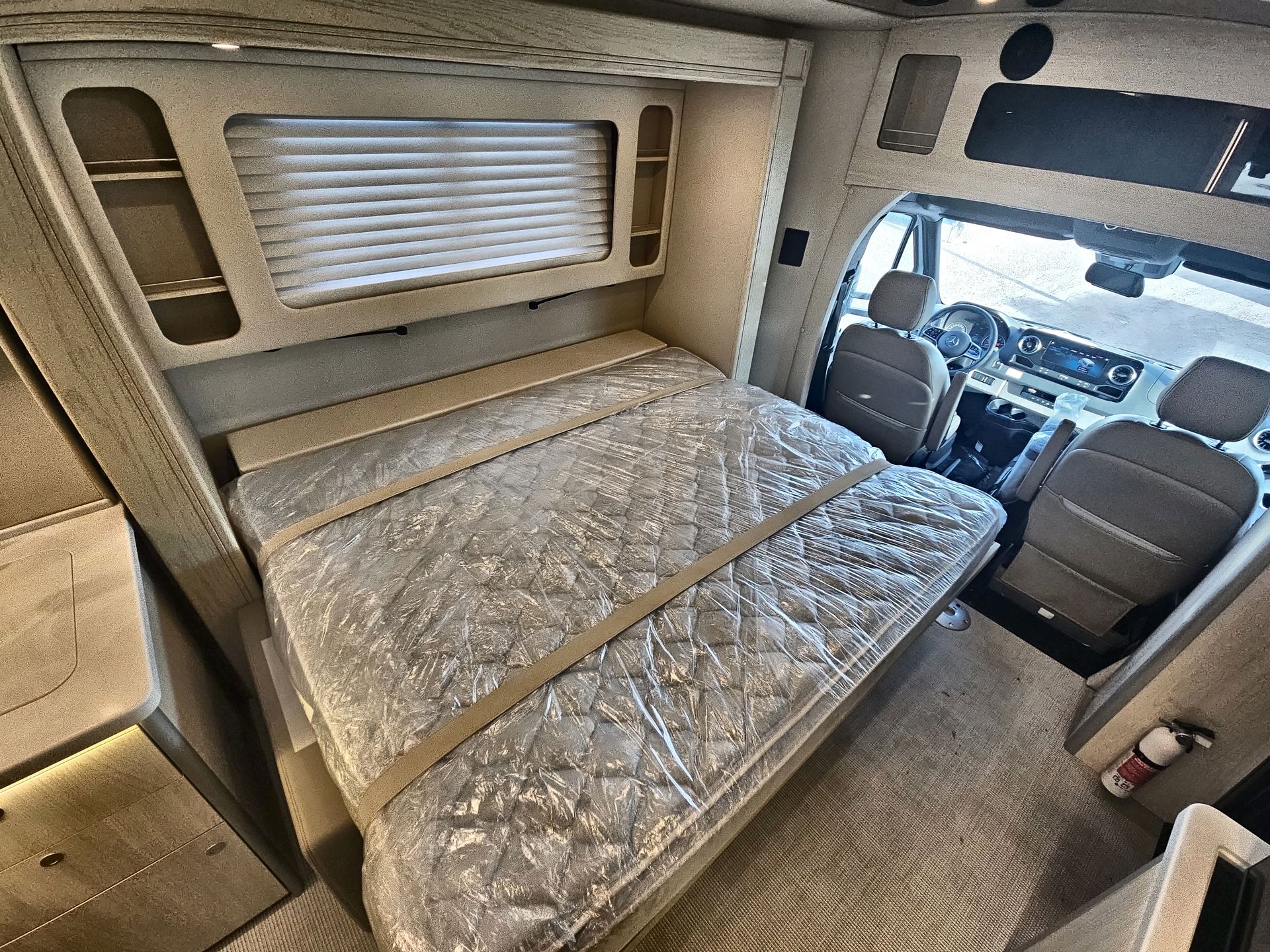 2026 Airstream Murphy Suite Base