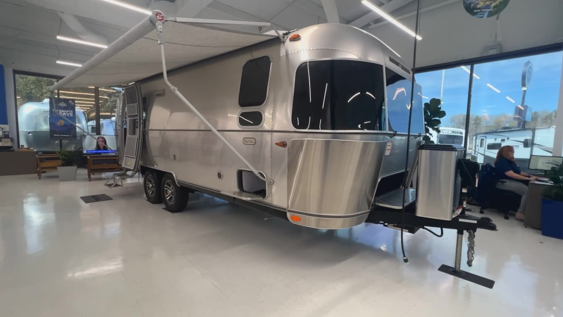 2026 Airstream 25FBT Base