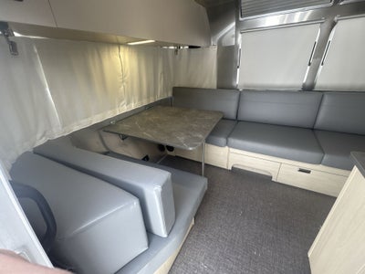 2025 Airstream 27FBQ Base