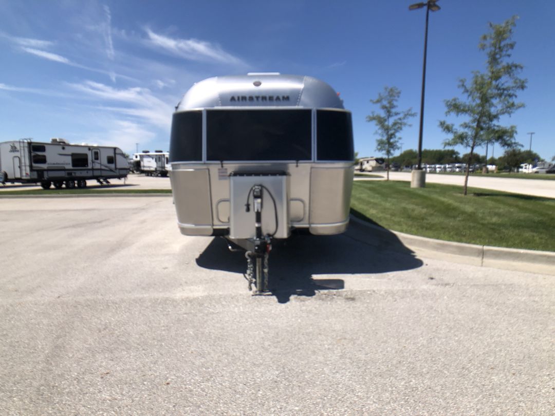 2026 Airstream 27FBQ Base