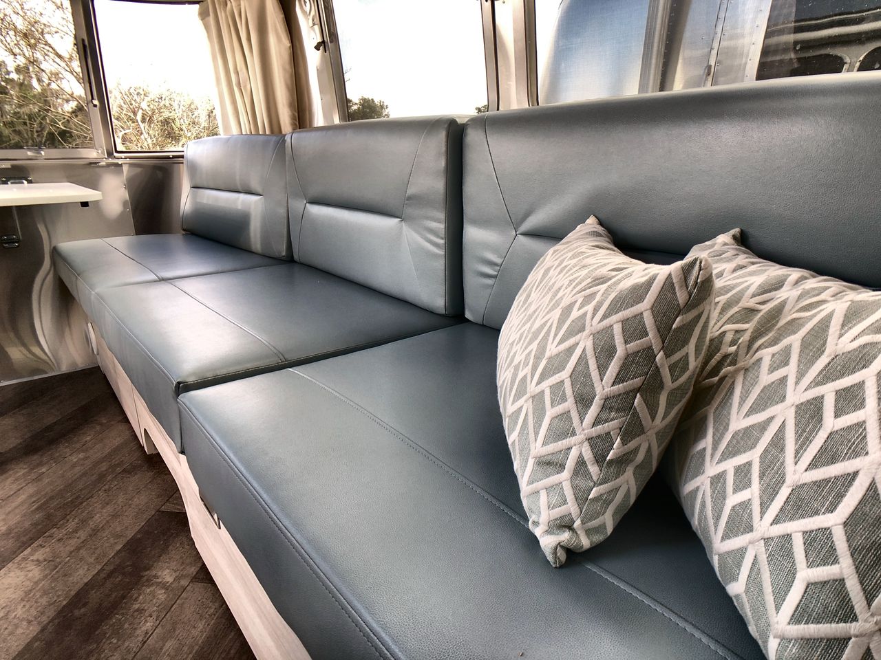 2026 Airstream 25FBQ Base