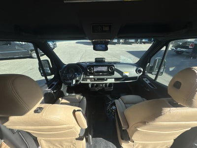 2025 Airstream 24 GL Base