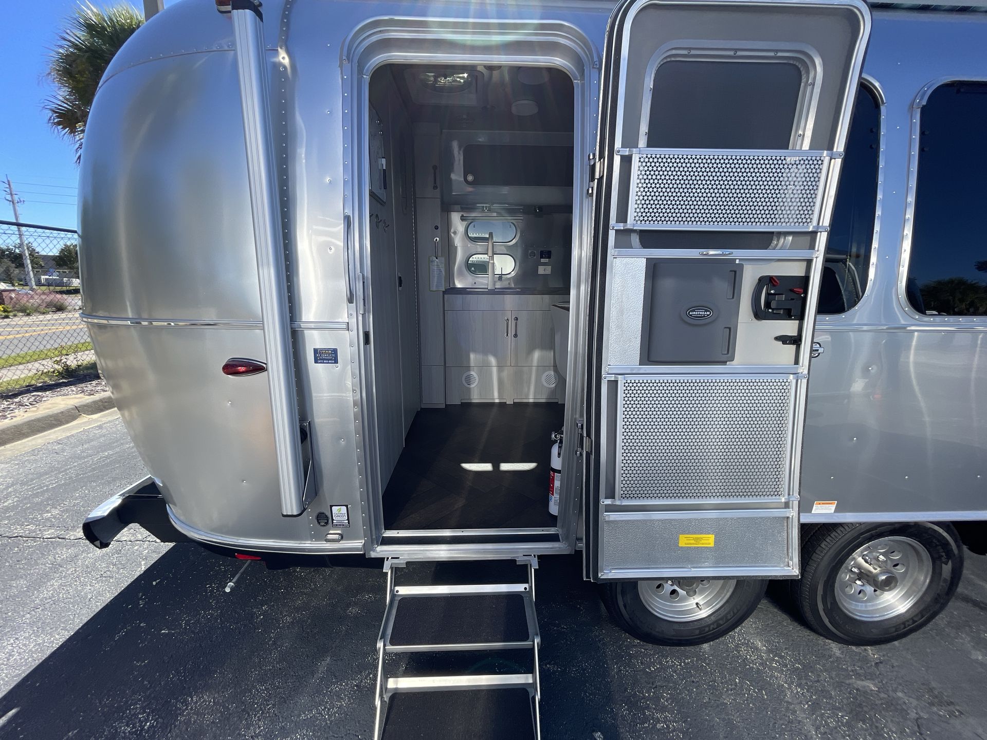 2026 Airstream 23FBT Base