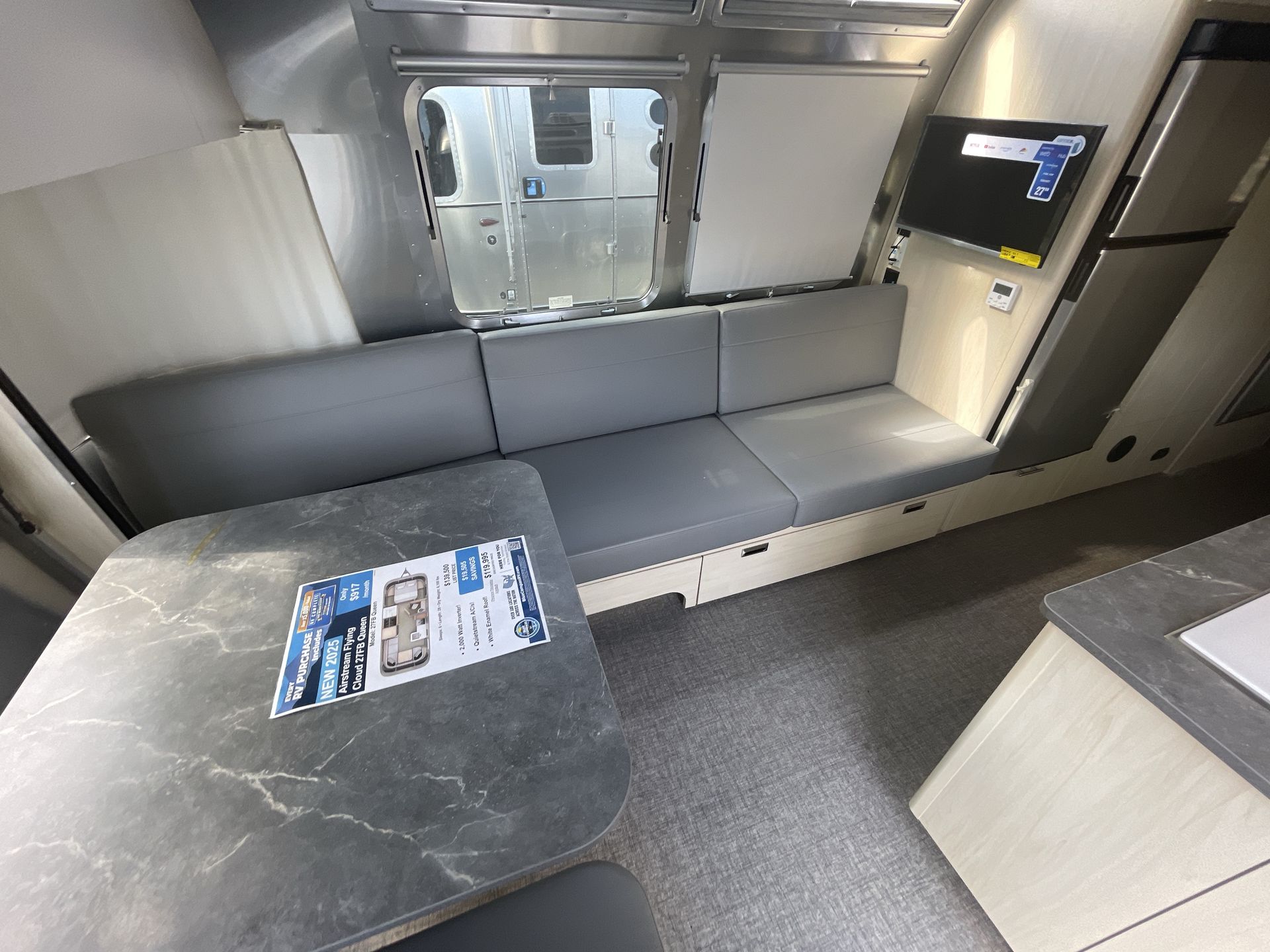 2025 Airstream 27FBQ Base