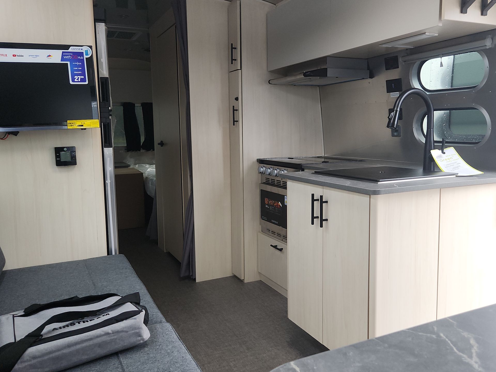 2025 Airstream 25FBT Base