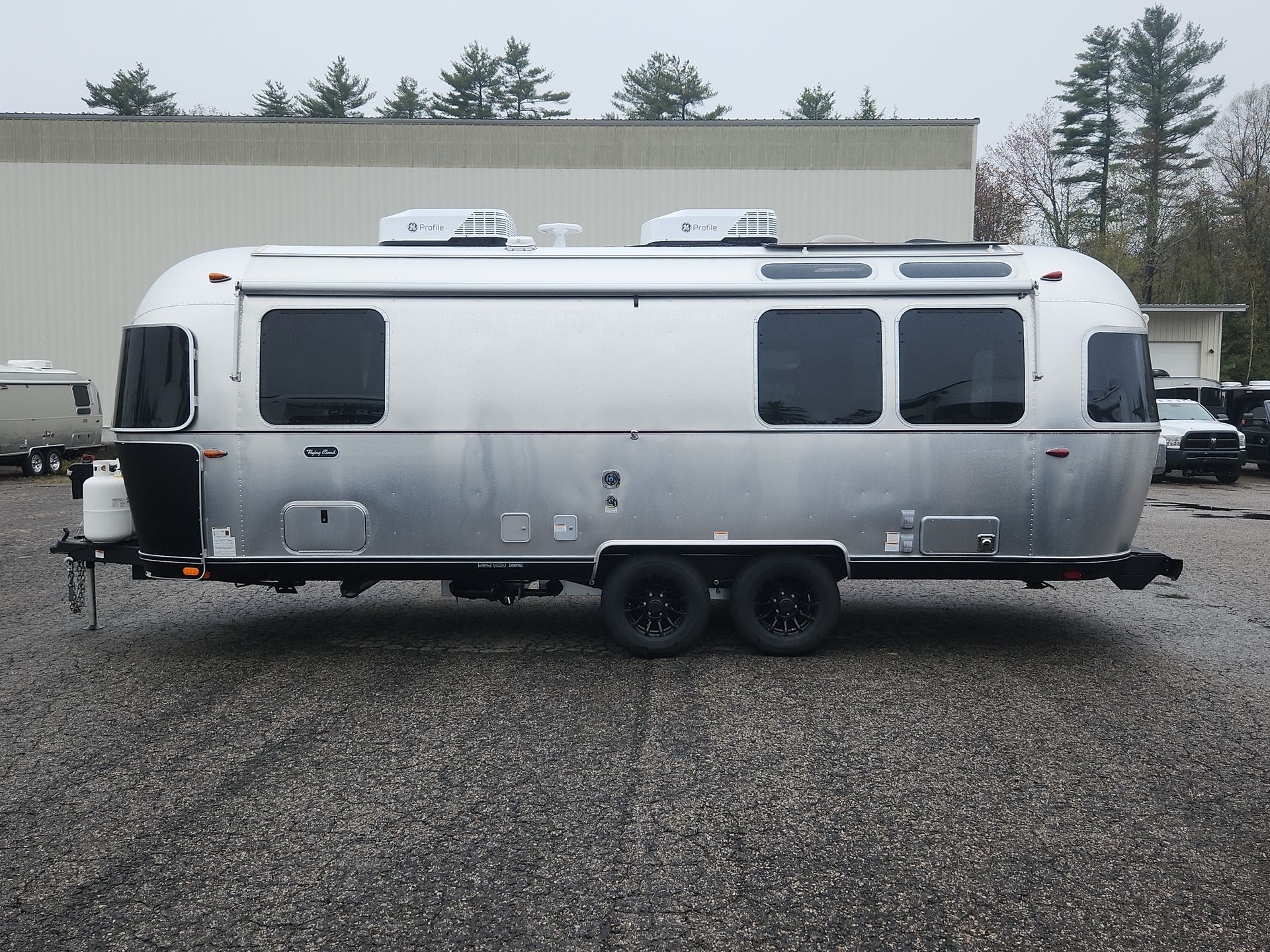 2025 Airstream 25FBT Base